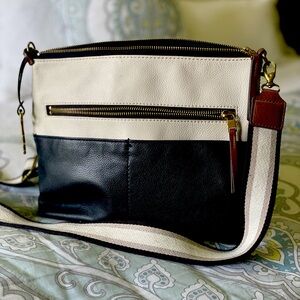 Fossil Crossbody Bag - 10x12 Perfect for vacation